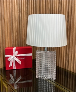 {{productViewItem.photos[photoViewList.activeNavIndex].Alt || productViewItem.photos[photoViewList.activeNavIndex].Description || 'Светильник BACCARAT'}}