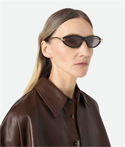 {{productViewItem.photos[photoViewList.activeNavIndex].Alt || productViewItem.photos[photoViewList.activeNavIndex].Description || 'Очки  BOTTEGA VENETA'}}