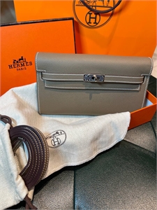 {{productViewItem.photos[photoViewList.activeNavIndex].Alt || productViewItem.photos[photoViewList.activeNavIndex].Description || 'Сумка HERMES'}}