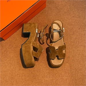 {{productViewItem.photos[photoViewList.activeNavIndex].Alt || productViewItem.photos[photoViewList.activeNavIndex].Description || 'Босоножки HERMES'}}