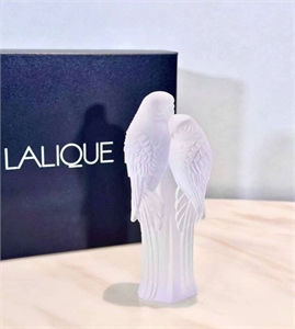 {{productViewItem.photos[photoViewList.activeNavIndex].Alt || productViewItem.photos[photoViewList.activeNavIndex].Description || 'Статуэтка LALIGUE'}}