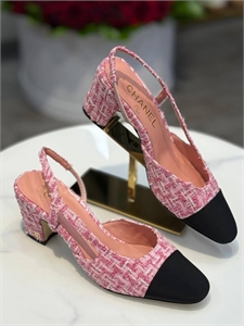 {{productViewItem.photos[photoViewList.activeNavIndex].Alt || productViewItem.photos[photoViewList.activeNavIndex].Description || 'Туфли CHANEL'}}