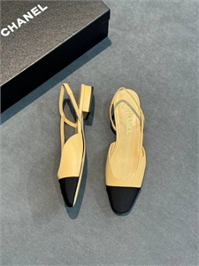 {{productViewItem.photos[photoViewList.activeNavIndex].Alt || productViewItem.photos[photoViewList.activeNavIndex].Description || 'Туфли CHANEL'}}