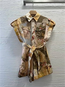 {{productViewItem.photos[photoViewList.activeNavIndex].Alt || productViewItem.photos[photoViewList.activeNavIndex].Description || 'Платье ZIMMERMANN'}}