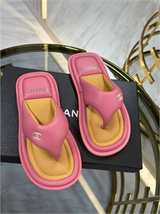 {{productViewItem.photos[photoViewList.activeNavIndex].Alt || productViewItem.photos[photoViewList.activeNavIndex].Description || 'Сланцы CHANEL'}}