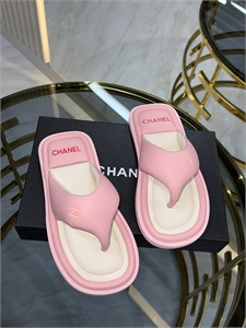 {{productViewItem.photos[photoViewList.activeNavIndex].Alt || productViewItem.photos[photoViewList.activeNavIndex].Description || 'Сланцы CHANEL'}}