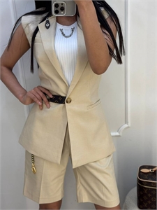 {{productViewItem.photos[photoViewList.activeNavIndex].Alt || productViewItem.photos[photoViewList.activeNavIndex].Description || 'Костюм LOUIS VUITTON'}}