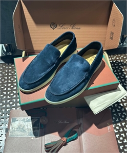 {{productViewItem.photos[photoViewList.activeNavIndex].Alt || productViewItem.photos[photoViewList.activeNavIndex].Description || 'Лоферы LP'}}