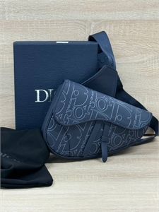 {{productViewItem.photos[photoViewList.activeNavIndex].Alt || productViewItem.photos[photoViewList.activeNavIndex].Description || 'сумка DIOR'}}
