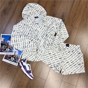 Костюм BALENCIAGA 147059