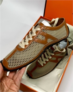 {{productViewItem.photos[photoViewList.activeNavIndex].Alt || productViewItem.photos[photoViewList.activeNavIndex].Description || 'Кроссовки HERMES'}}