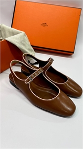 {{productViewItem.photos[photoViewList.activeNavIndex].Alt || productViewItem.photos[photoViewList.activeNavIndex].Description || 'Слингбэки HERMES'}}