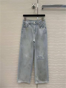{{productViewItem.photos[photoViewList.activeNavIndex].Alt || productViewItem.photos[photoViewList.activeNavIndex].Description || 'Джинсы ACNE STUDIOS'}}