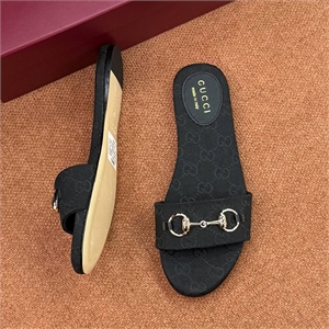 {{productViewItem.photos[photoViewList.activeNavIndex].Alt || productViewItem.photos[photoViewList.activeNavIndex].Description || 'Тапочки GUCCI'}}