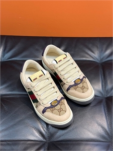 {{productViewItem.photos[photoViewList.activeNavIndex].Alt || productViewItem.photos[photoViewList.activeNavIndex].Description || 'Кеды GUCCI'}}