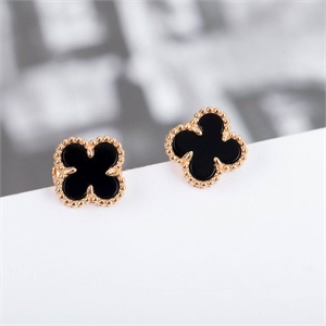 {{productViewItem.photos[photoViewList.activeNavIndex].Alt || productViewItem.photos[photoViewList.activeNavIndex].Description || 'Серьги Van Cleef'}}