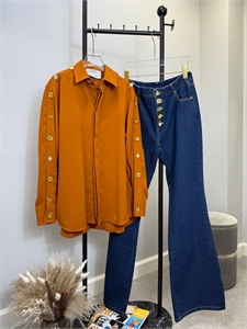 {{productViewItem.photos[photoViewList.activeNavIndex].Alt || productViewItem.photos[photoViewList.activeNavIndex].Description || 'Рубашка Schiaparelli'}}