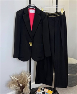 {{productViewItem.photos[photoViewList.activeNavIndex].Alt || productViewItem.photos[photoViewList.activeNavIndex].Description || 'Брюки Schiaparelli'}}