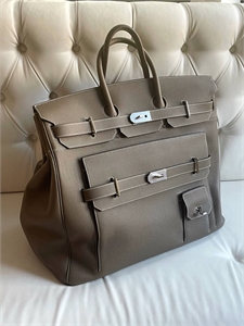 {{productViewItem.photos[photoViewList.activeNavIndex].Alt || productViewItem.photos[photoViewList.activeNavIndex].Description || 'Сумка HERMES Ручная работа'}}