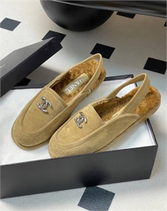 {{productViewItem.photos[photoViewList.activeNavIndex].Alt || productViewItem.photos[photoViewList.activeNavIndex].Description || 'Сандалии на меху CHANEL'}}