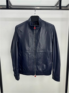 {{productViewItem.photos[photoViewList.activeNavIndex].Alt || productViewItem.photos[photoViewList.activeNavIndex].Description || 'Бомбер KITON'}}