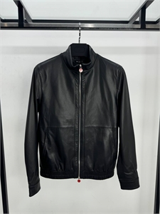 {{productViewItem.photos[photoViewList.activeNavIndex].Alt || productViewItem.photos[photoViewList.activeNavIndex].Description || 'Бомбер KITON'}}