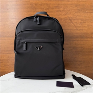 {{productViewItem.photos[photoViewList.activeNavIndex].Alt || productViewItem.photos[photoViewList.activeNavIndex].Description || 'Сумка PRADA'}}