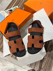 {{productViewItem.photos[photoViewList.activeNavIndex].Alt || productViewItem.photos[photoViewList.activeNavIndex].Description || 'Сандали HERMES'}}