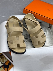 {{productViewItem.photos[photoViewList.activeNavIndex].Alt || productViewItem.photos[photoViewList.activeNavIndex].Description || 'Сандалии HERMES'}}