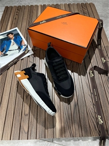 {{productViewItem.photos[photoViewList.activeNavIndex].Alt || productViewItem.photos[photoViewList.activeNavIndex].Description || 'Кроссовки HERMES'}}