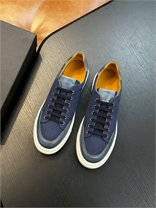 {{productViewItem.photos[photoViewList.activeNavIndex].Alt || productViewItem.photos[photoViewList.activeNavIndex].Description || 'Кроссовки KITON'}}