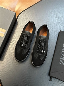 {{productViewItem.photos[photoViewList.activeNavIndex].Alt || productViewItem.photos[photoViewList.activeNavIndex].Description || 'Кеды ZEGNA'}}