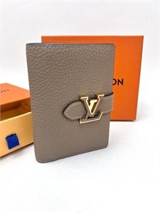 {{productViewItem.photos[photoViewList.activeNavIndex].Alt || productViewItem.photos[photoViewList.activeNavIndex].Description || 'Обложка  LOUIS VUITTON'}}