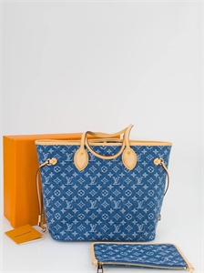 {{productViewItem.photos[photoViewList.activeNavIndex].Alt || productViewItem.photos[photoViewList.activeNavIndex].Description || 'Сумка  LOUIS VUITTON'}}