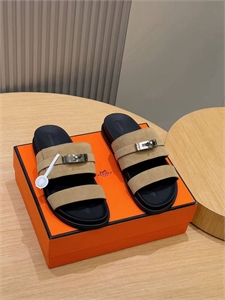 Шлёпанцы HERMES 147831