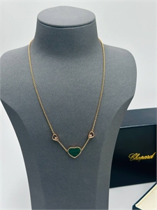 {{productViewItem.photos[photoViewList.activeNavIndex].Alt || productViewItem.photos[photoViewList.activeNavIndex].Description || 'Кулон Chopard'}}