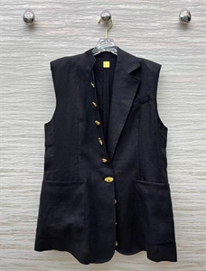 {{productViewItem.photos[photoViewList.activeNavIndex].Alt || productViewItem.photos[photoViewList.activeNavIndex].Description || 'Костюм Schiaparelli'}}