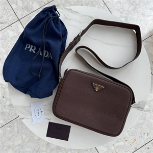 {{productViewItem.photos[photoViewList.activeNavIndex].Alt || productViewItem.photos[photoViewList.activeNavIndex].Description || 'Сумка PRADA'}}
