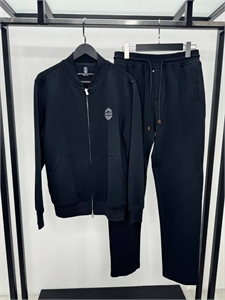 {{productViewItem.photos[photoViewList.activeNavIndex].Alt || productViewItem.photos[photoViewList.activeNavIndex].Description || 'Спортивный костюм BC'}}