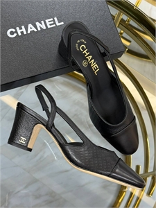 {{productViewItem.photos[photoViewList.activeNavIndex].Alt || productViewItem.photos[photoViewList.activeNavIndex].Description || 'Туфли CHANEL'}}