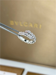 {{productViewItem.photos[photoViewList.activeNavIndex].Alt || productViewItem.photos[photoViewList.activeNavIndex].Description || 'Кольцо BVLGARI'}}