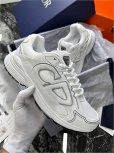 {{productViewItem.photos[photoViewList.activeNavIndex].Alt || productViewItem.photos[photoViewList.activeNavIndex].Description || 'Кроссовки DIOR'}}