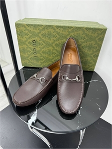 {{productViewItem.photos[photoViewList.activeNavIndex].Alt || productViewItem.photos[photoViewList.activeNavIndex].Description || 'Мокасины GUCCI'}}