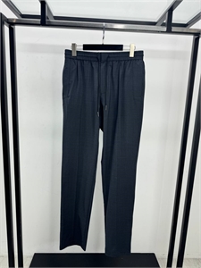 {{productViewItem.photos[photoViewList.activeNavIndex].Alt || productViewItem.photos[photoViewList.activeNavIndex].Description || 'Брюки ZEGNA'}}