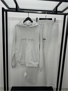 {{productViewItem.photos[photoViewList.activeNavIndex].Alt || productViewItem.photos[photoViewList.activeNavIndex].Description || 'Спортивный костюм BC'}}