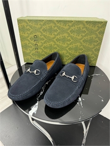 {{productViewItem.photos[photoViewList.activeNavIndex].Alt || productViewItem.photos[photoViewList.activeNavIndex].Description || 'Мокасины GUCCI из натуральной замши'}}