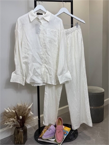 {{productViewItem.photos[photoViewList.activeNavIndex].Alt || productViewItem.photos[photoViewList.activeNavIndex].Description || 'Костюм LORO PIANA'}}