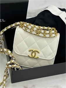 {{productViewItem.photos[photoViewList.activeNavIndex].Alt || productViewItem.photos[photoViewList.activeNavIndex].Description || 'Сумка CHANEL'}}