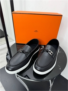 {{productViewItem.photos[photoViewList.activeNavIndex].Alt || productViewItem.photos[photoViewList.activeNavIndex].Description || 'Слипоны HERMES'}}