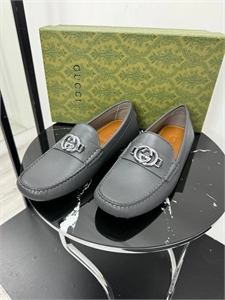 {{productViewItem.photos[photoViewList.activeNavIndex].Alt || productViewItem.photos[photoViewList.activeNavIndex].Description || 'Мокасины GUCCI'}}